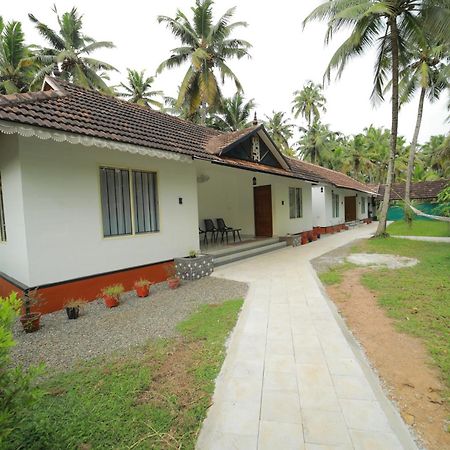 Prakruthi Residency Munroeisland Apartamento Mundrothuruth Exterior foto