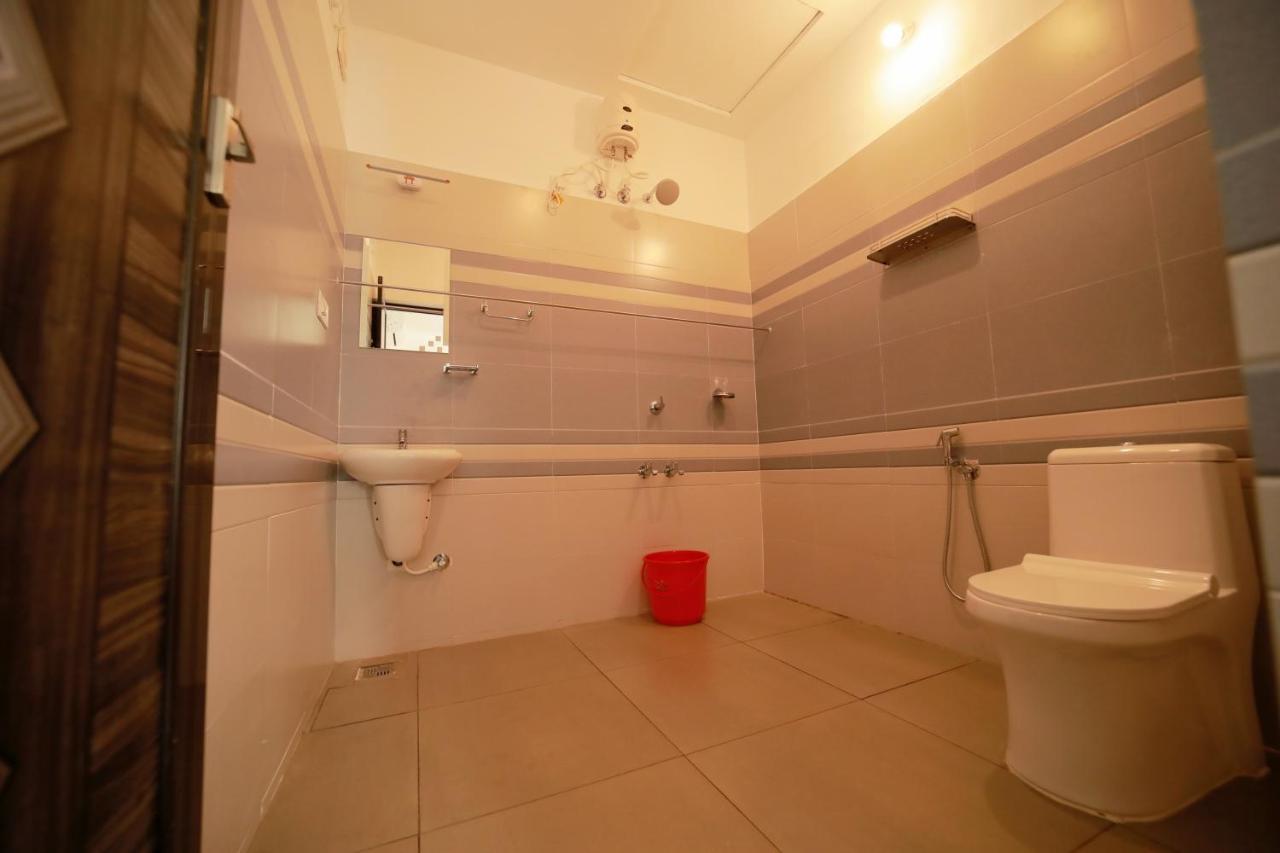 Prakruthi Residency Munroeisland Apartamento Mundrothuruth Exterior foto