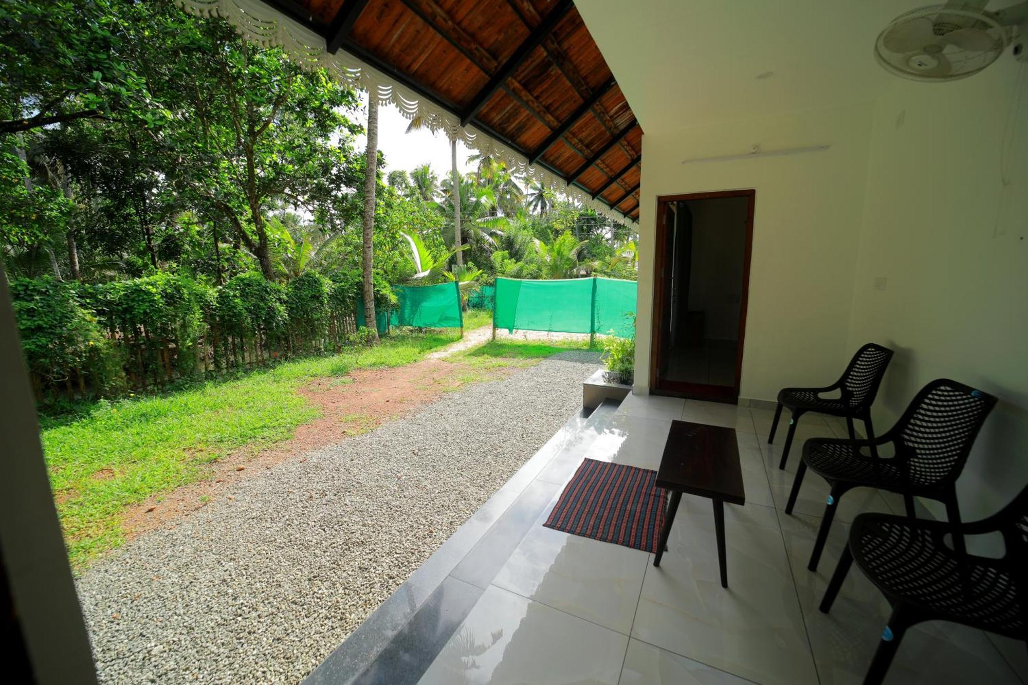 Prakruthi Residency Munroeisland Apartamento Mundrothuruth Exterior foto