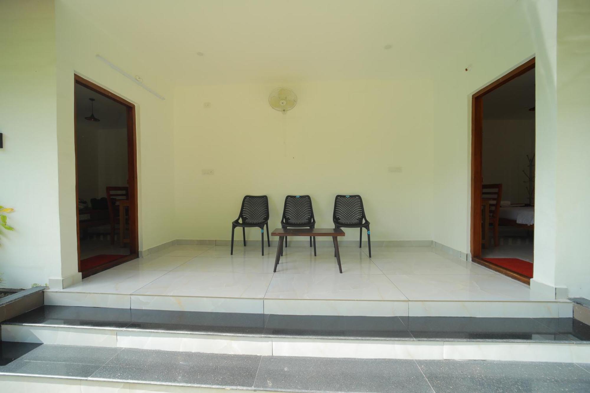 Prakruthi Residency Munroeisland Apartamento Mundrothuruth Exterior foto