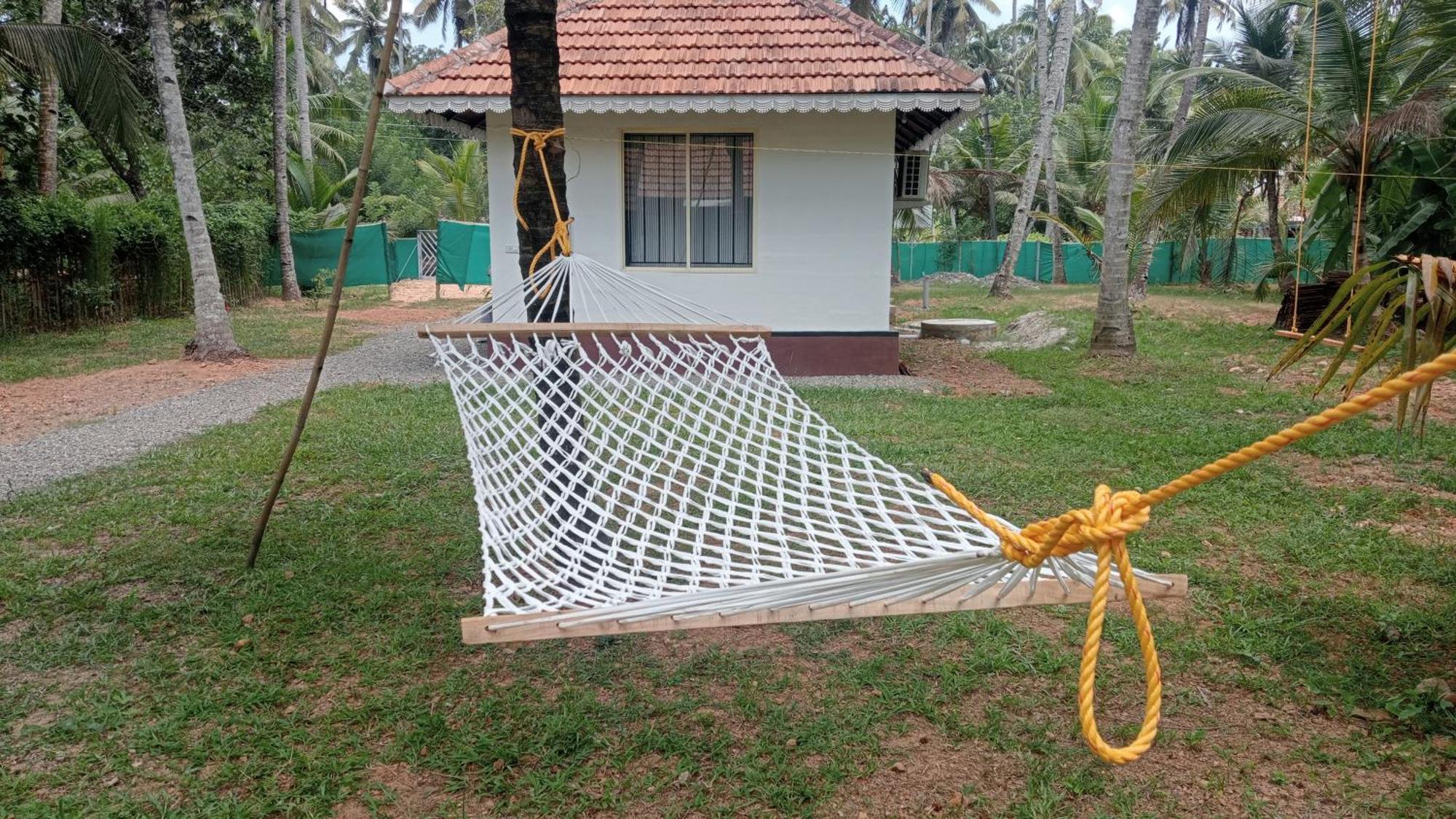 Prakruthi Residency Munroeisland Apartamento Mundrothuruth Exterior foto