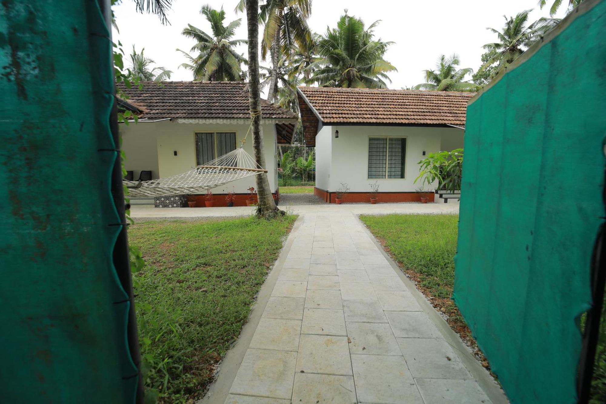 Prakruthi Residency Munroeisland Apartamento Mundrothuruth Exterior foto