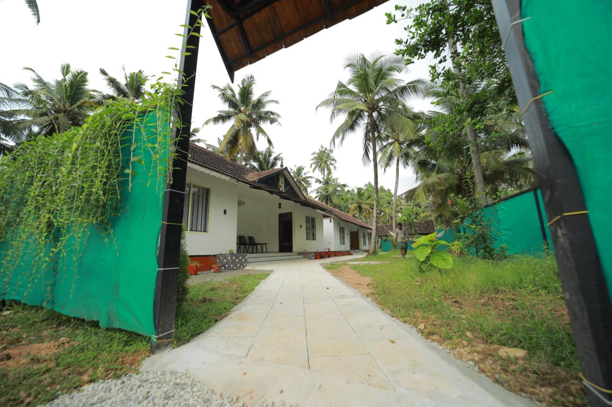 Prakruthi Residency Munroeisland Apartamento Mundrothuruth Exterior foto